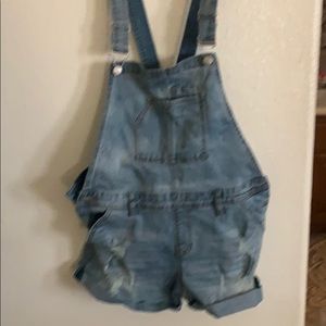 Short overalls